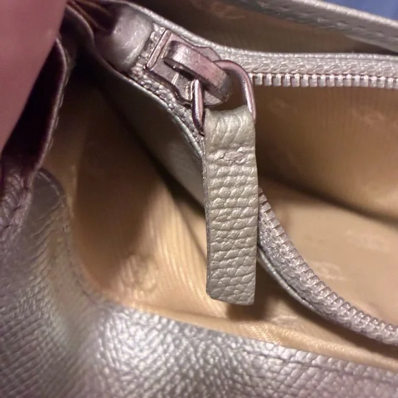 ✨CHANEL Silver Leather Wallet | Made In France | Vintage Collectible | Old 💵🔥✨ - Picture 6 of 12